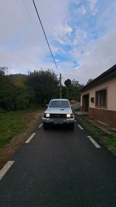 Vând mitsubishi pajero 2.8