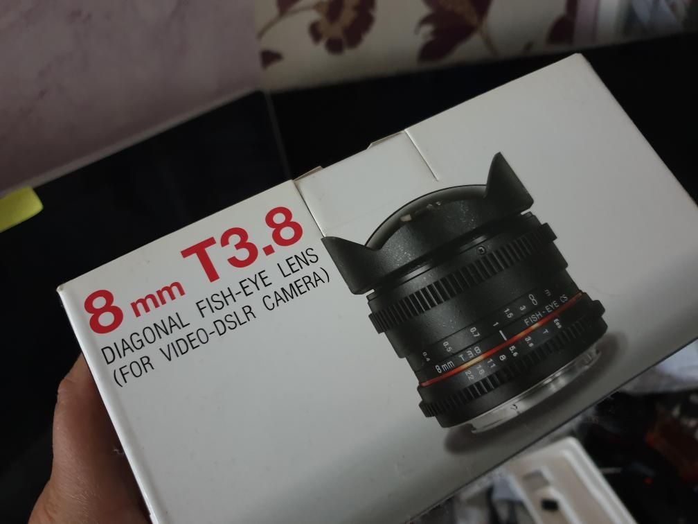 Samyang 8mm fisheye Nikon vdslr