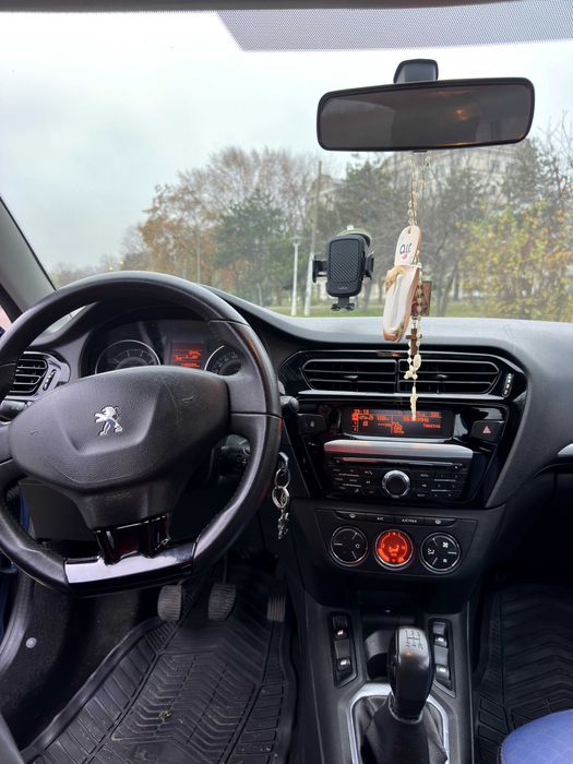 Peugeot 301 2013 1.6 benzina