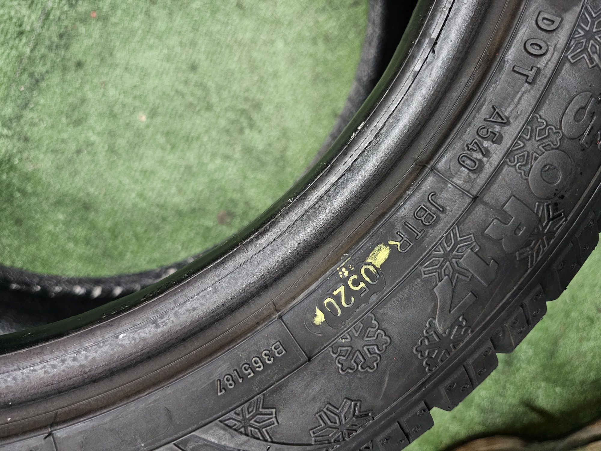 225 50  r17 Dunlop