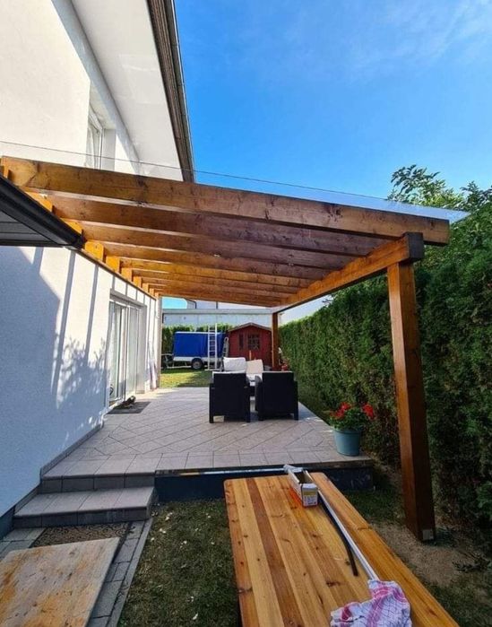 Executam  foișoare casute de depozitare