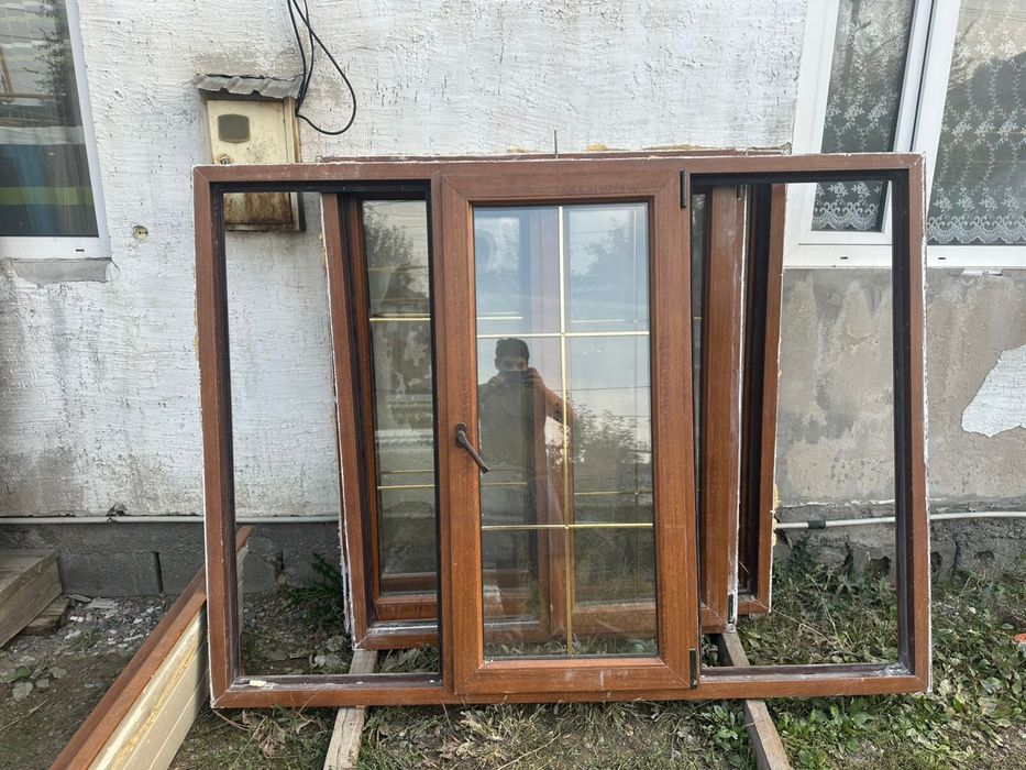 Пластиковые окна, хорошего качества,трех камерный ,с золот.вставкой!