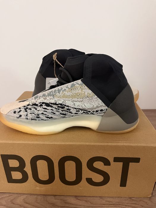 Yeezy QNTM marimea 40 2/3