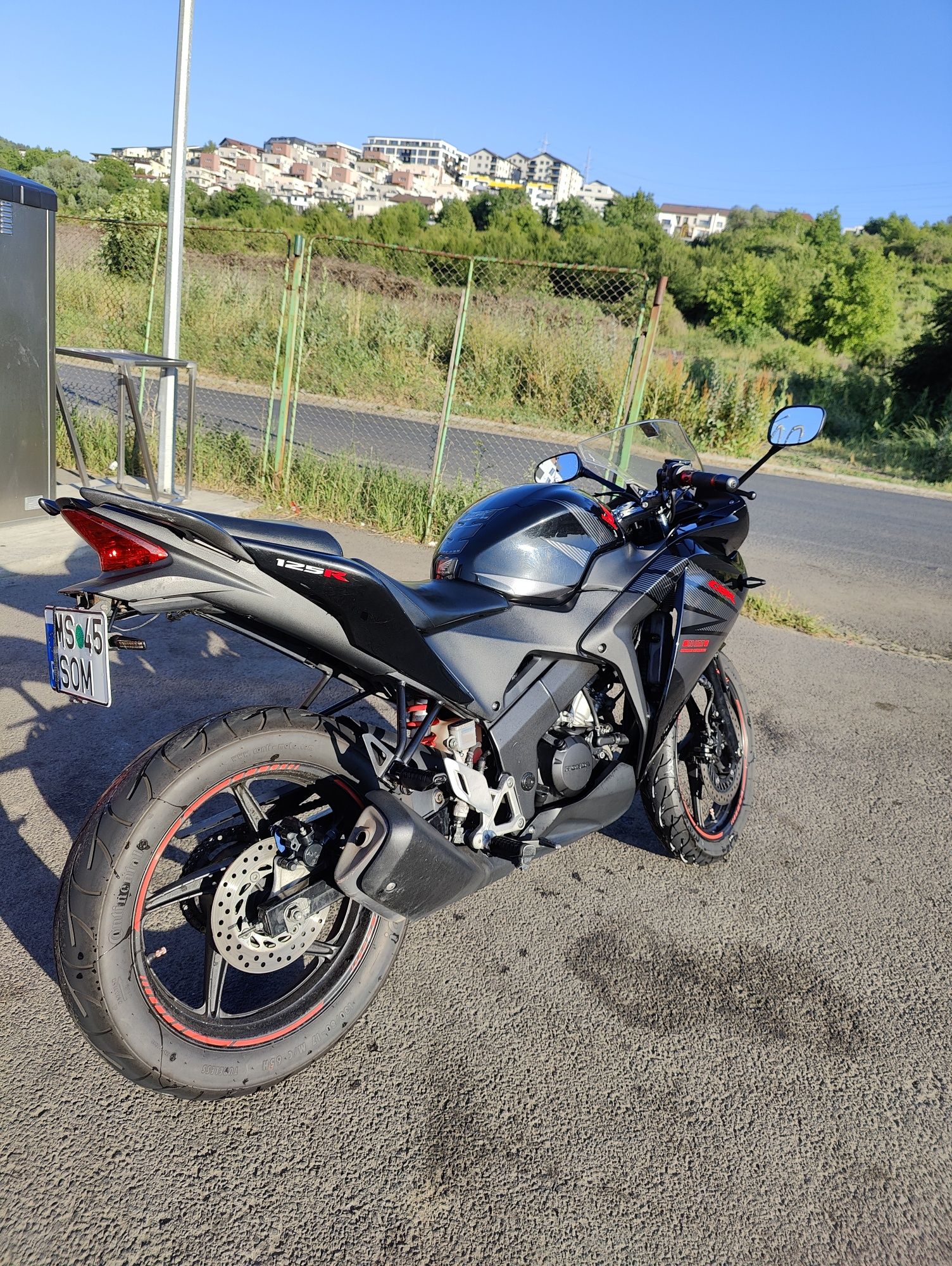 Honda CBR125R 2015