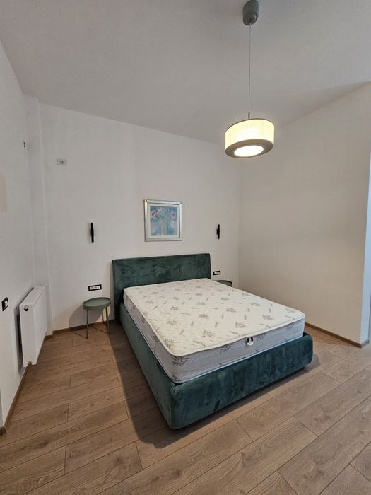 Inchiriez apartament cu 2 camere cu loc de parcare
