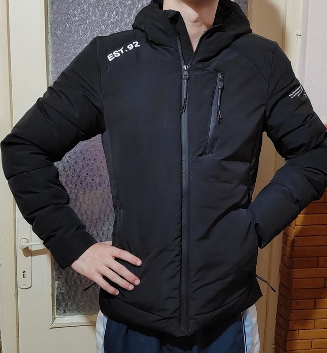 Geaca neagra toamna iarna