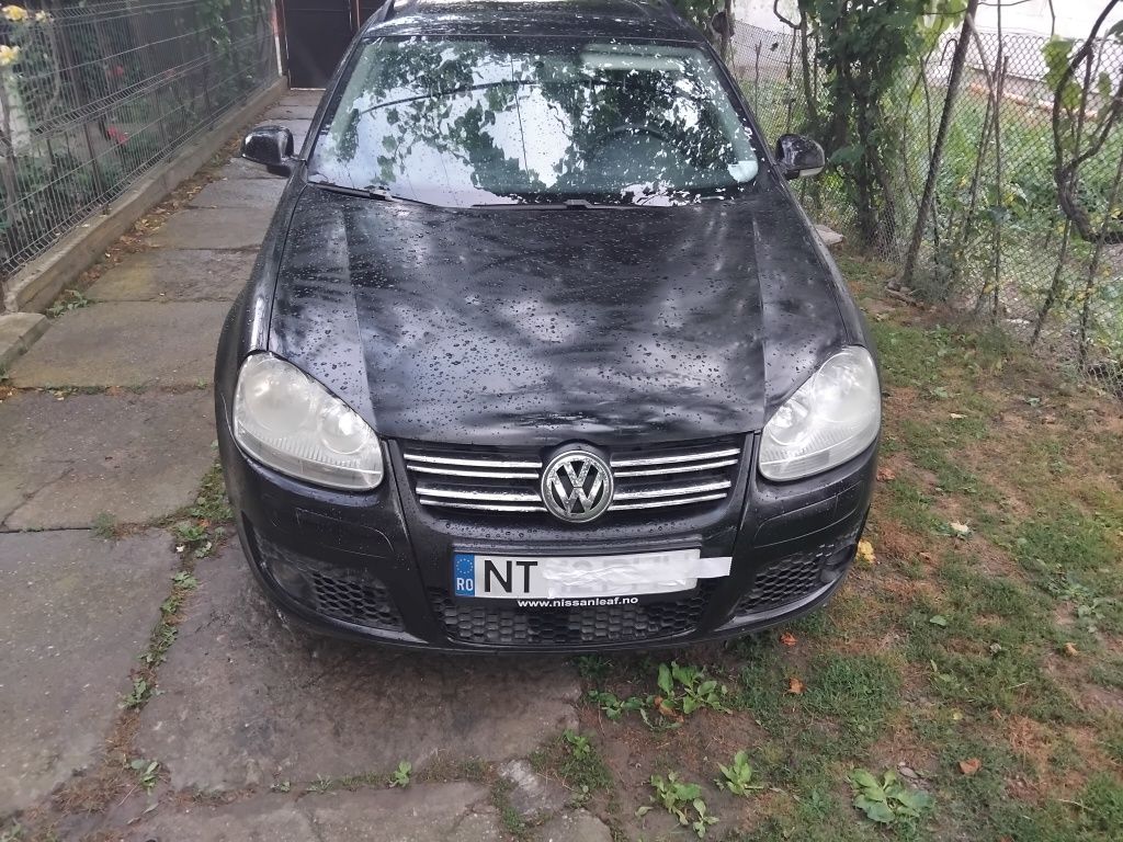 Vând Golf 5 motor 1.9 anul 2008 mai multe detalii