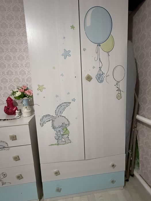 Продается кравать шкаф и камод для детской комнаты