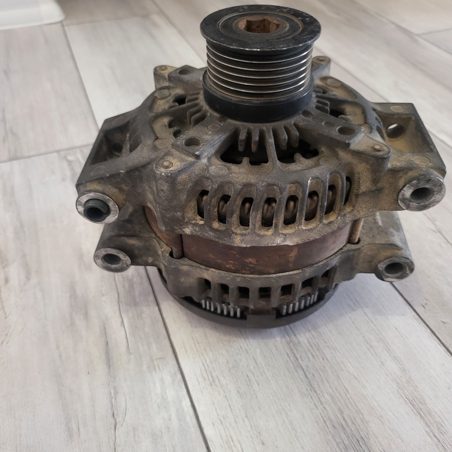 Alternator,grila, aripi noroi,suport biciclete jeep wrangler 2,8 diese