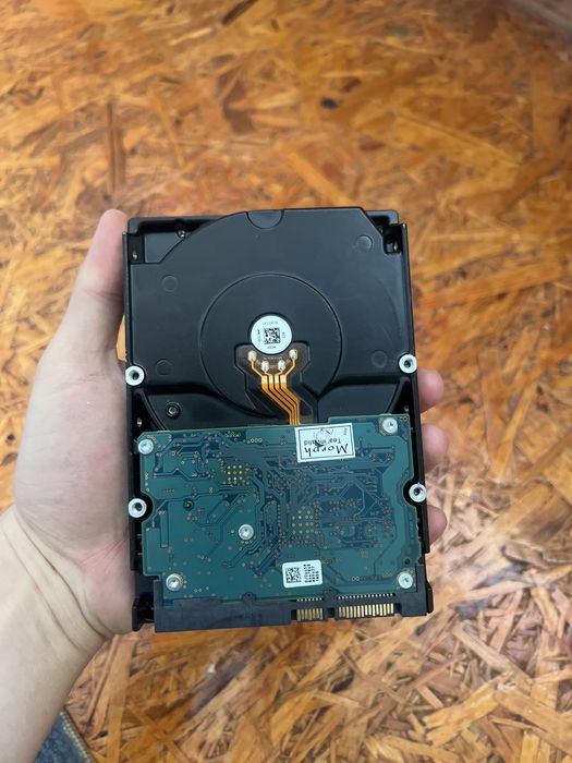 Хард 4ТБ внутрений диск