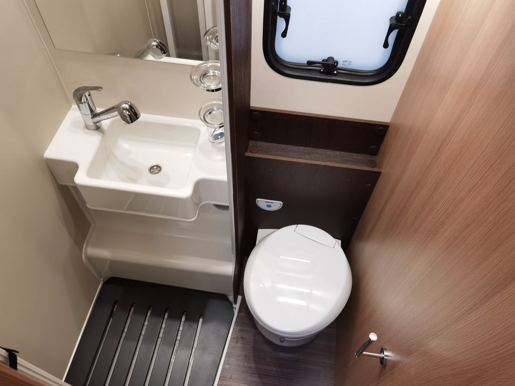 Autorulota-Camper 2024 / Forster / Comfort Line, AC, marchiza