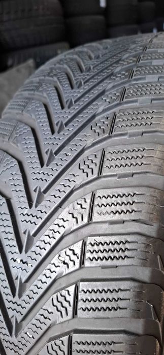 2бр. 205/55/17 Vredestein 6mm грайфер, дот 17г. Безплатен монтаж