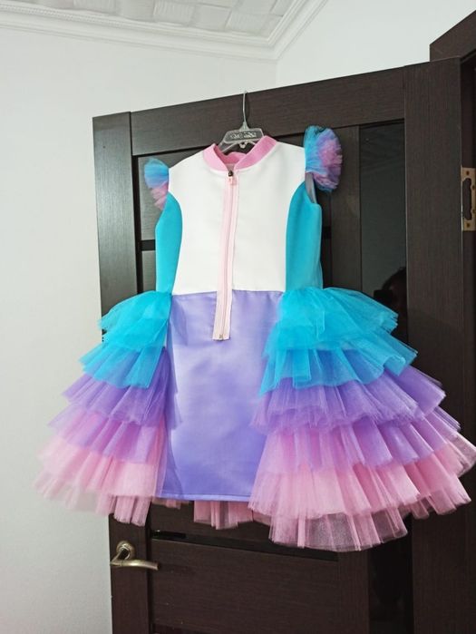 Продам очень красивое платье на девочку