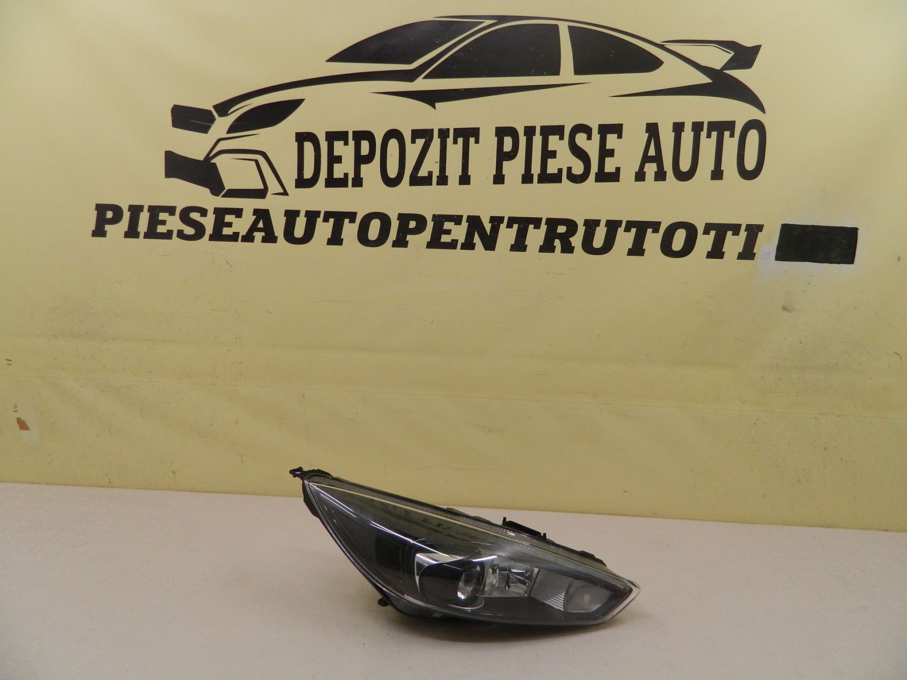 Far dreapta Ford focus 3 facelift Xenon, 2015, 2016, 2017, 2018, cod origine F1EB-13005-CF.