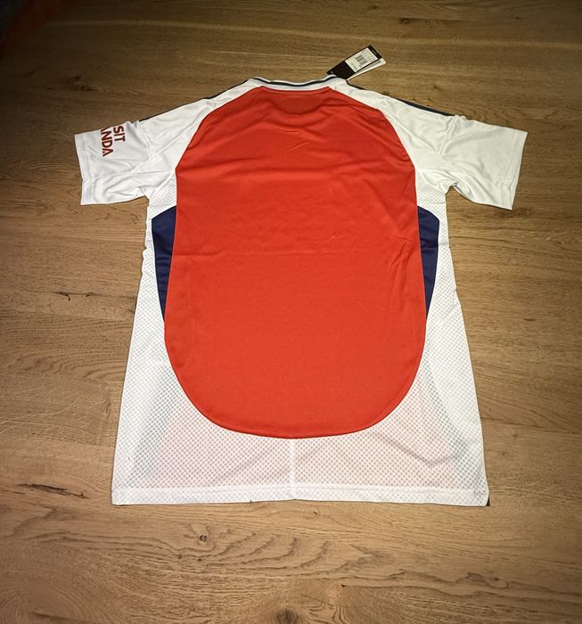 Tricou Arsenal, Home Kit