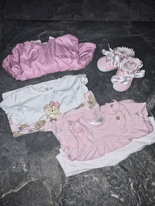 Лот бебешки дрешки за момиче 1- 2 месеца