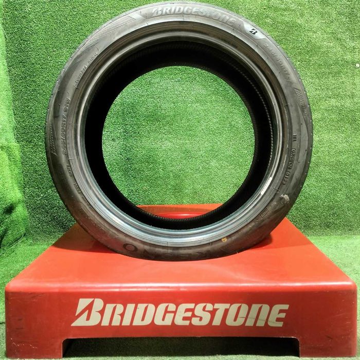 Продам Шины летний 245/40R17 Bridgestone regno GR XIII 1 штук