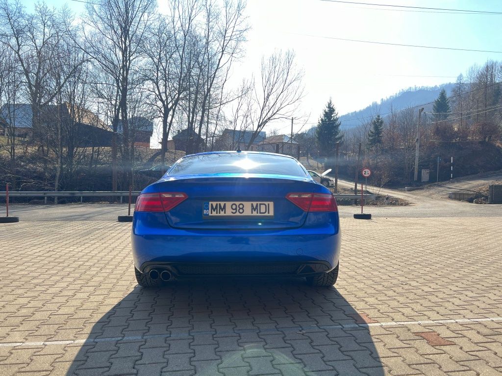 Vând Audi A5 quattro