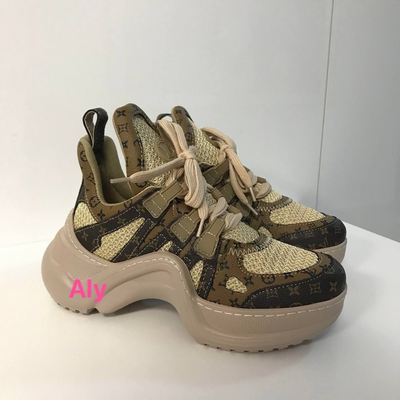 Adidasi louis vuitton