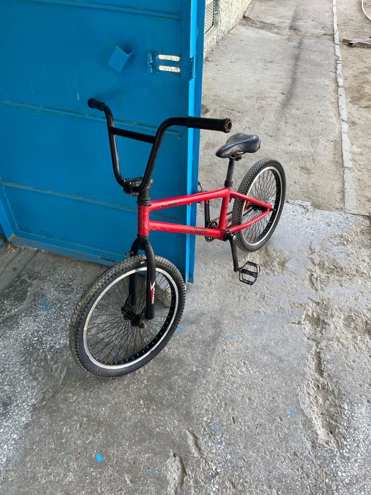 Продается велосипед BMX в отличном состоянии.