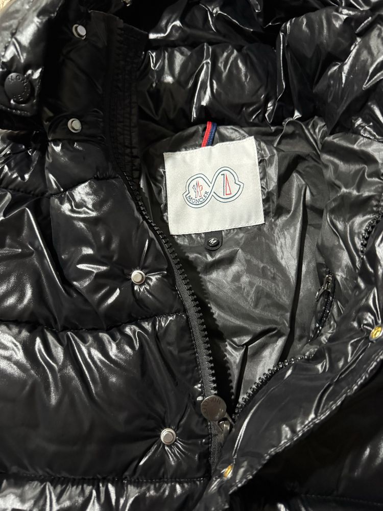Яке Moncler black