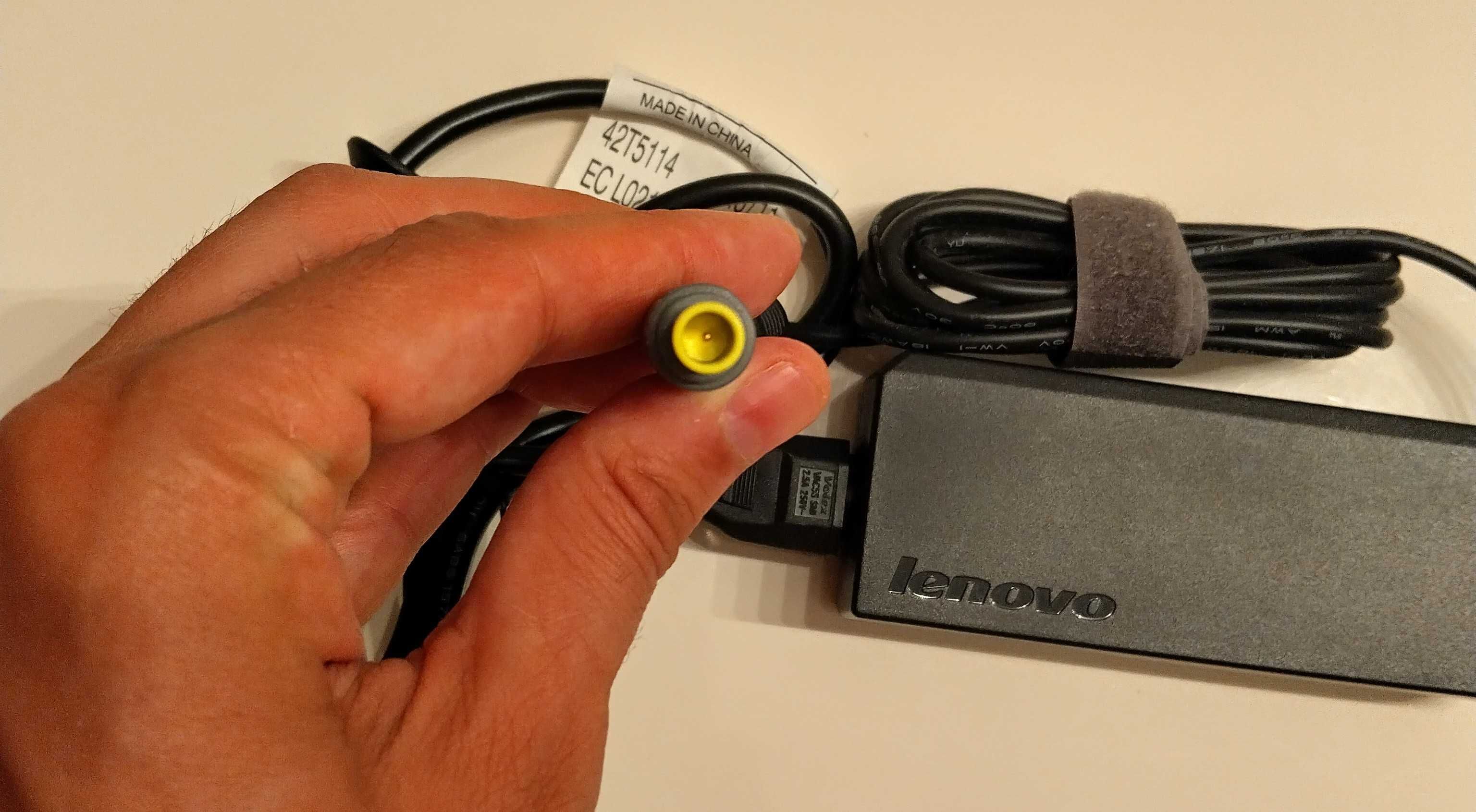 Зарядно устройство за лаптоп LENOVO 90W, 20V, 4.5A кръгъл конектор