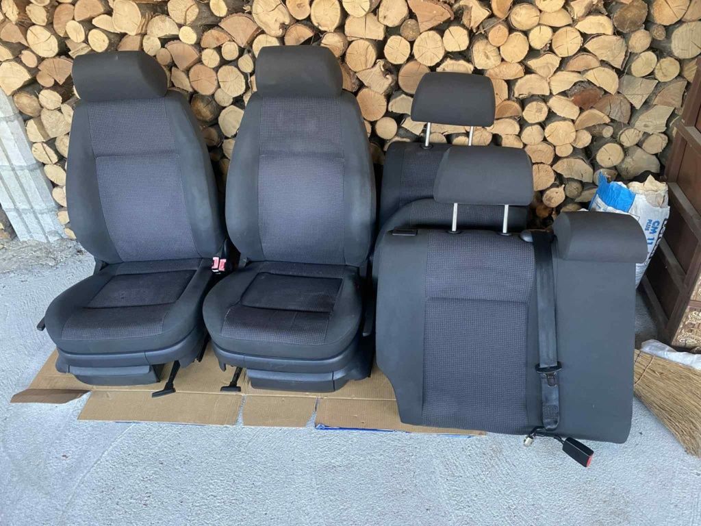 Седалки салон за VW 2004