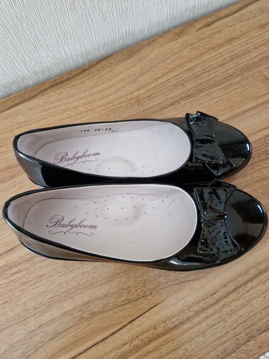 Продам балетки, кожаные лакированные, новые кожанные