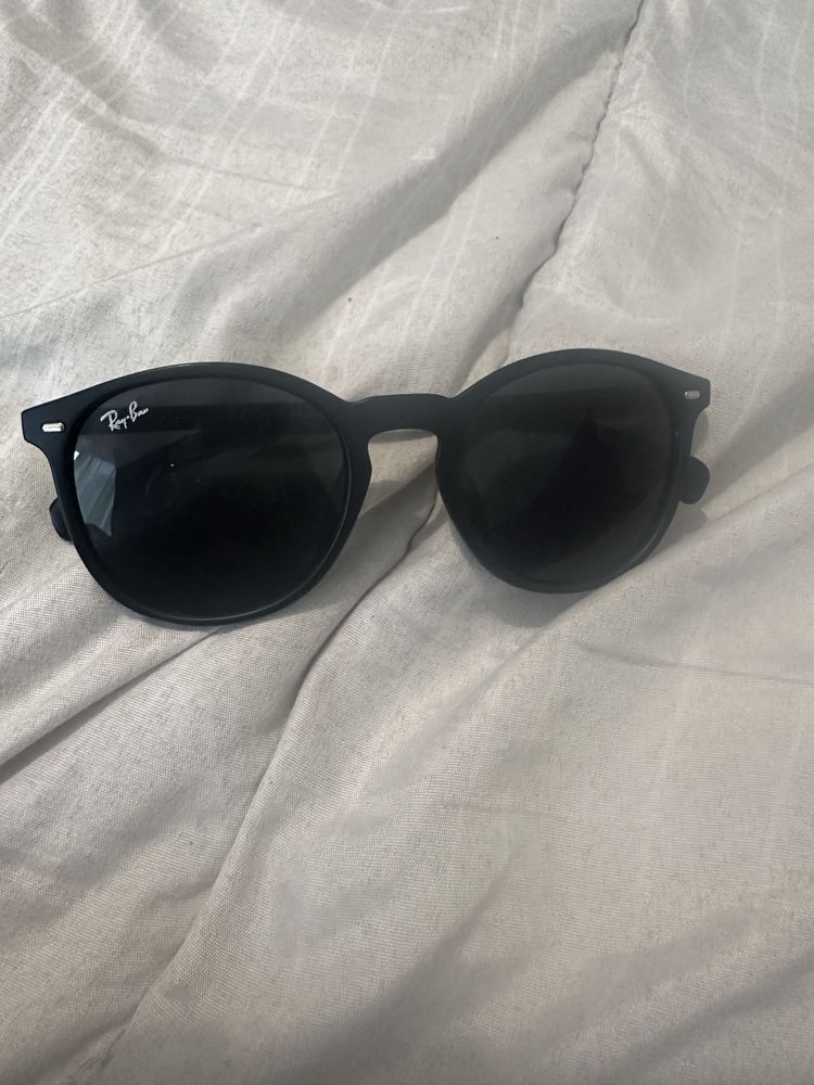 Очила Rayban носени