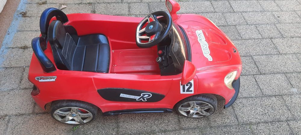 Mașina pt copii 3-7 ani stare buna