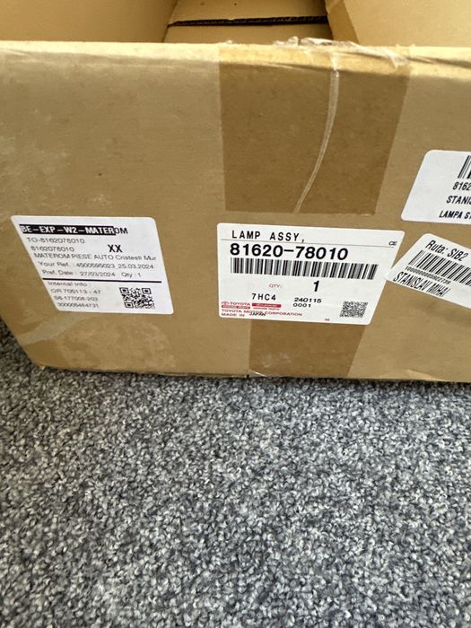 Lampa stanga Lexus NX300H