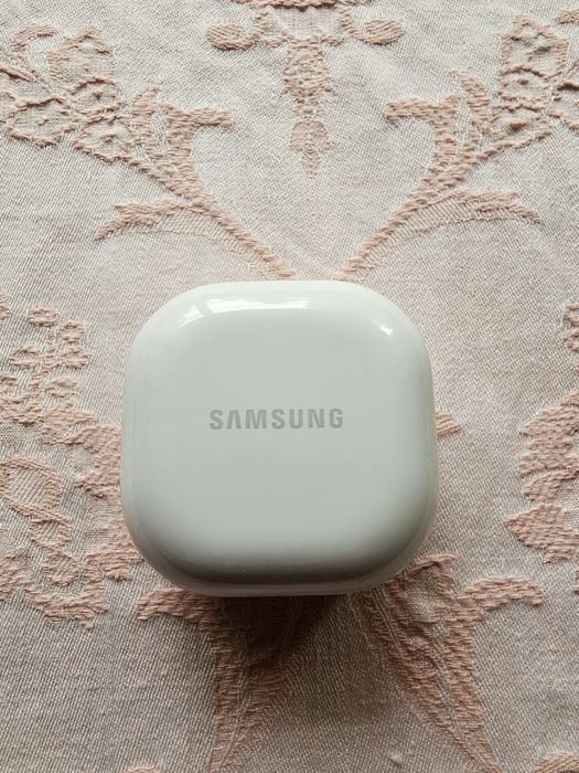 Безжични оригинални слушалки Samsung Galaxy Buds 2