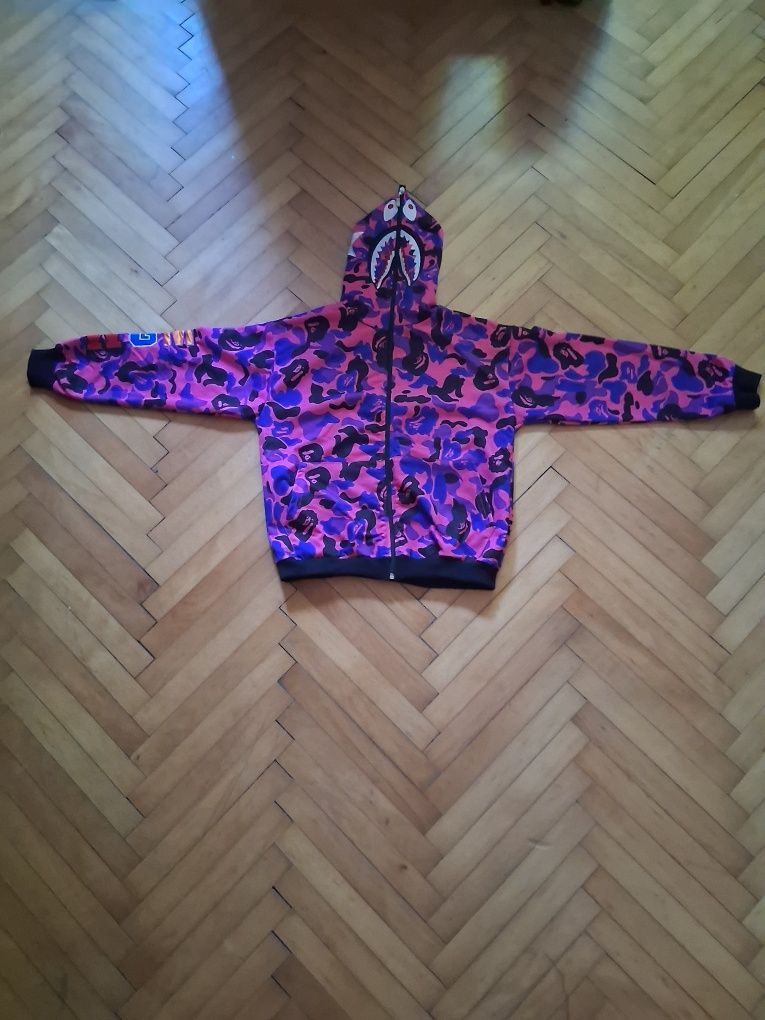 Compleu Bape ( hanorac si pantaloni)