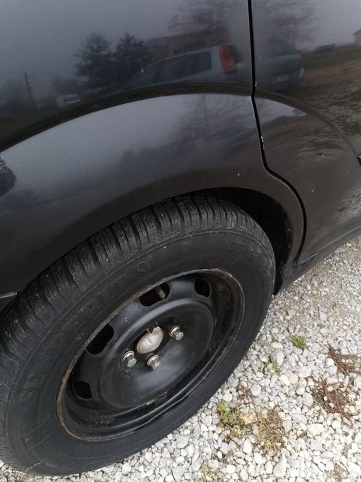 Vând ford focus 1.8 benzina.