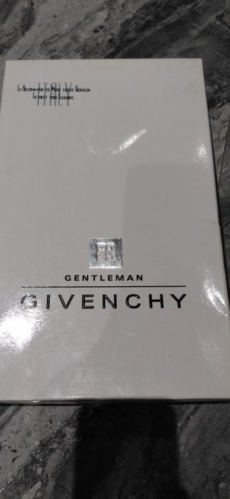 Рубашка Givenchy (Италия) с коротким рукавом.