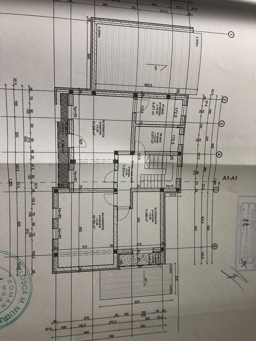 Casa de vânzare la rosu