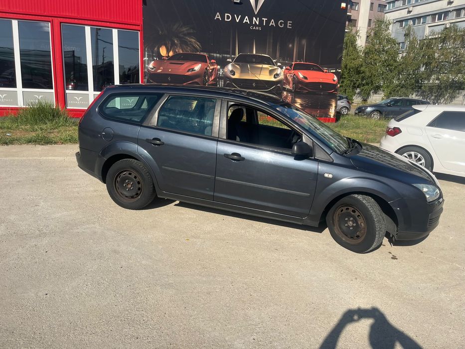 Salut, vand ford focus an 2006 1.6 benzina