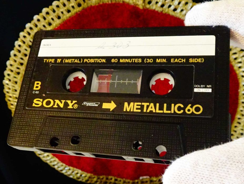 Sony Metallic аудиокасета с Елтън Джон.