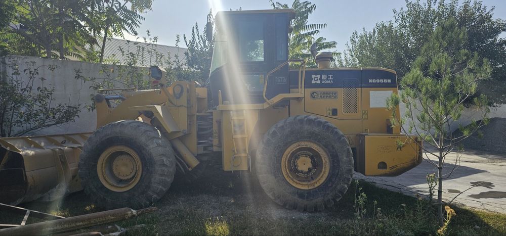 Pogruzchik sotiladi 3 kub