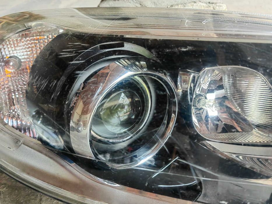 Фар Volvo XC60 XENON десен / Фар Волво ХЦ60 Оригинален