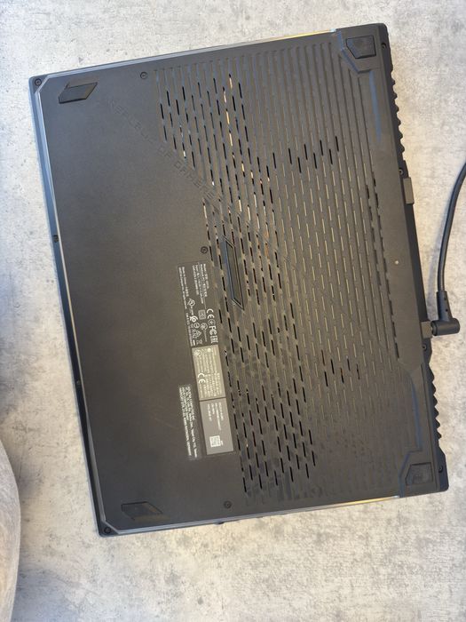 Laptop Gaming ASUS ROG STRIX G512LU