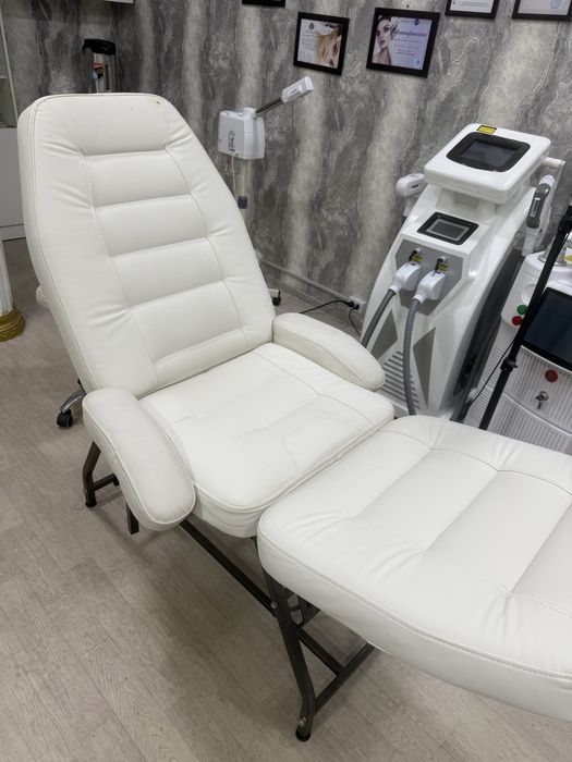 Кушетка сотилади