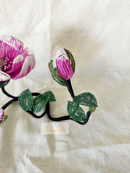 Aranjament floral unicat- Magnolie realizata manual din mărgele