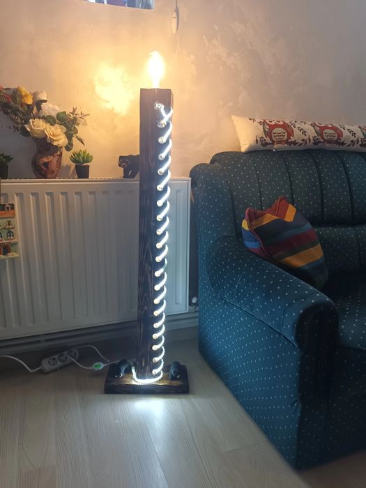 Vand veioza din radacina copac cu muschi