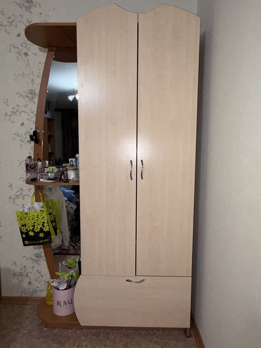 Продам прихожую.