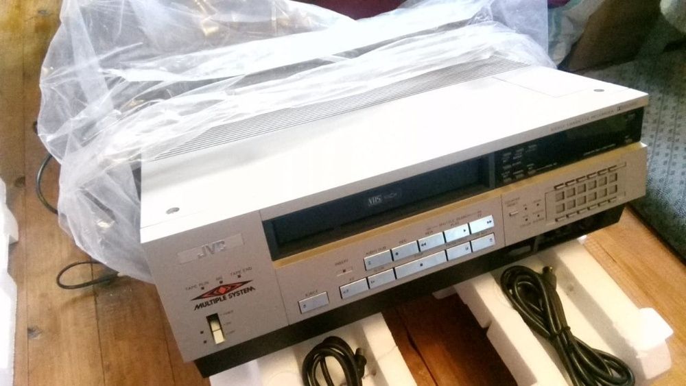 Видео рекордер JVC HR-7600ms VHS и SHARP VC-582N VHS