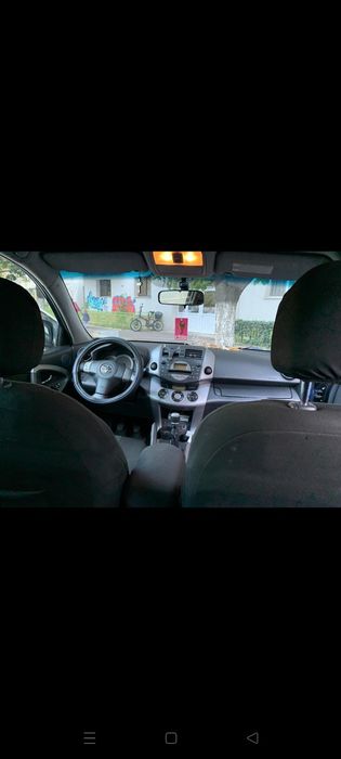 Toyota RAV4 albastru