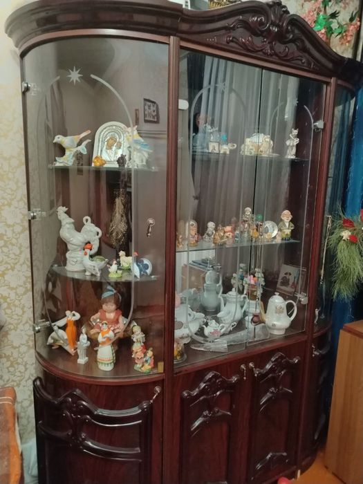 Продам Горка Сервант
