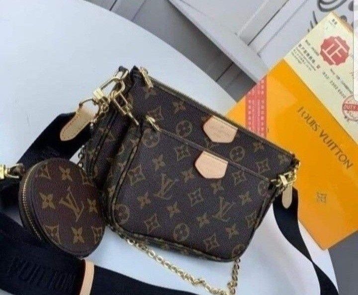 Geanta 3 in 1,super model,curea detasabila,saculet, etichetă