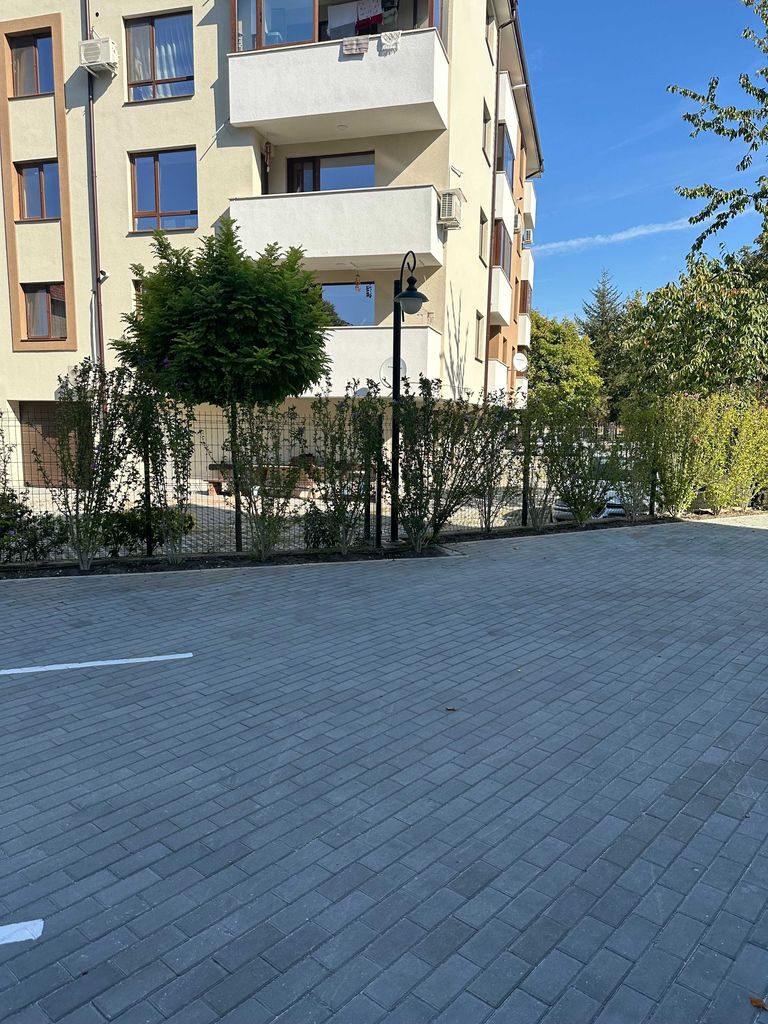Дава се под наем Тристаен апартамент в Търговище, Вароша - 81 кв.м за 400 € - Снимка #2